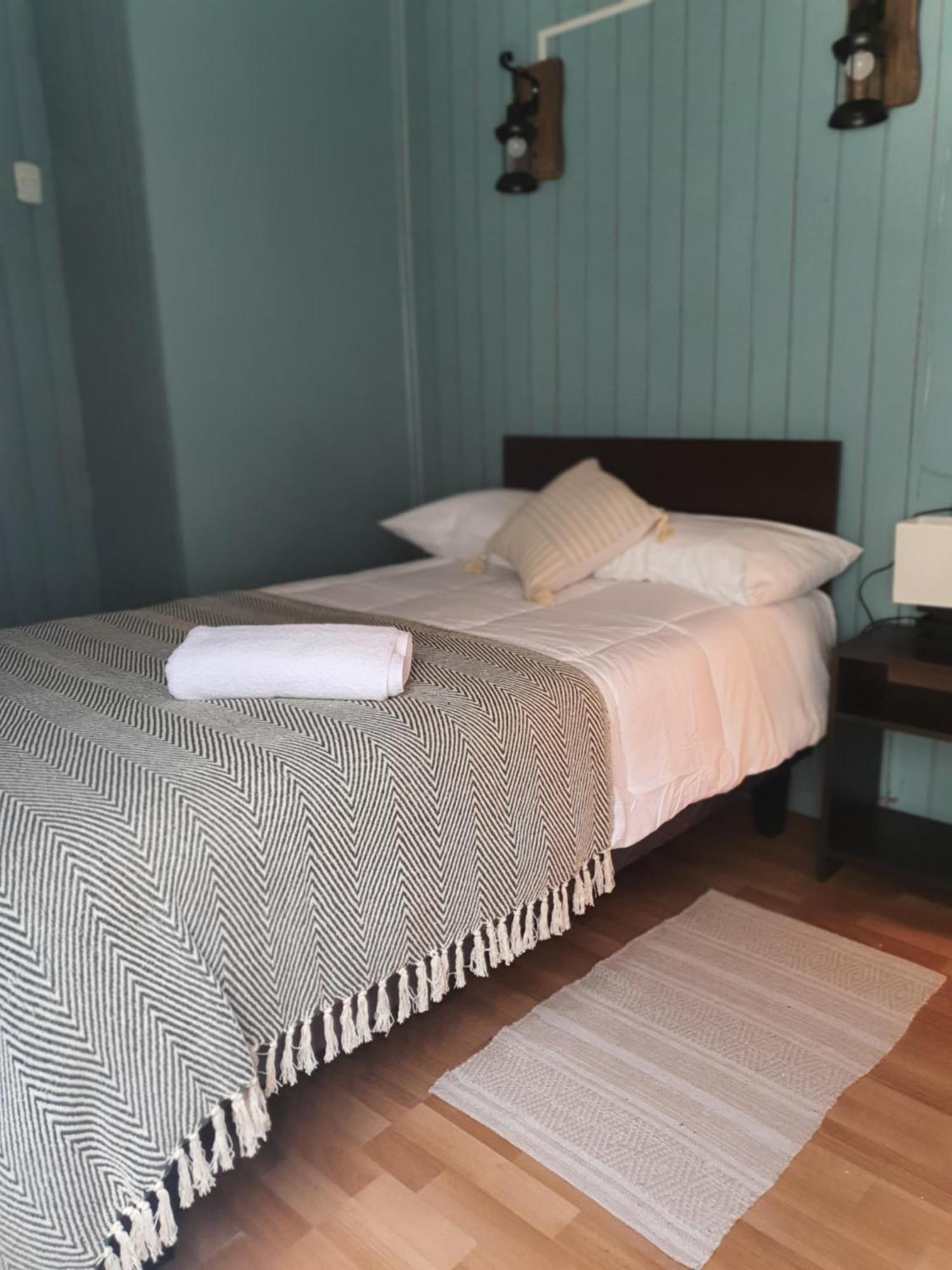 Hostal El Baltico Castro Extérieur photo